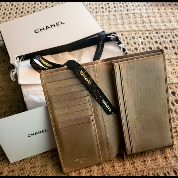 CHANEL CREAM LONG CC CAVIAR FLAP WALLET - Picture 2 of 14